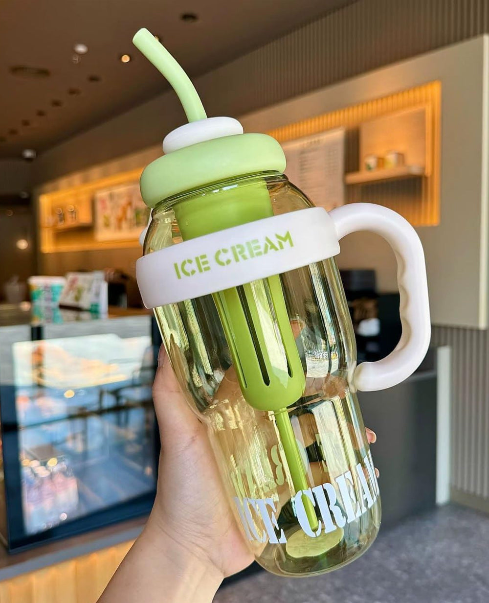 Kids water bottle + ice cream cute design

Kids water bottle + fun cartoon style