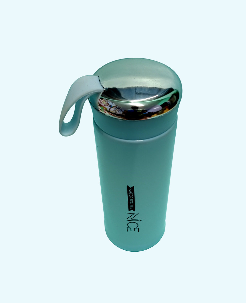 Nice Water BottleNice Vacuum Flask Stainless Steel Water Bottle 400ml
Quench thirst in style with CeePoo’s Nice insulated and glass bottle range, crafted for everyday champions. Our Water BottleNice Water Bottle