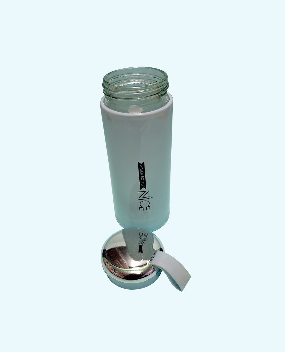 Nice Water BottleNice Vacuum Flask Stainless Steel Water Bottle 400ml
Quench thirst in style with CeePoo’s Nice insulated and glass bottle range, crafted for everyday champions. Our Water BottleNice Water Bottle