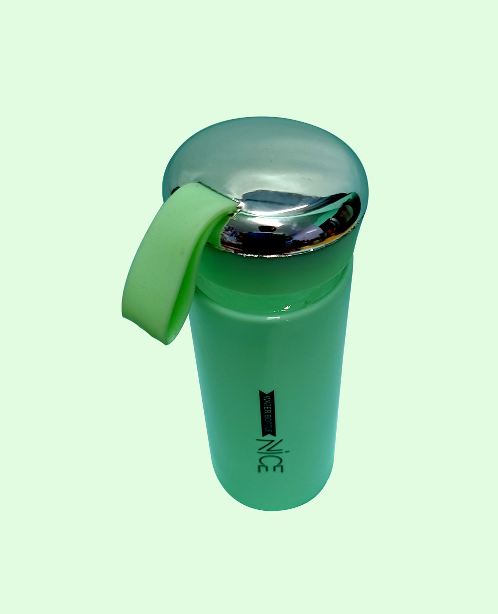 Nice Water BottleNice Vacuum Flask Stainless Steel Water Bottle 400ml
Quench thirst in style with CeePoo’s Nice insulated and glass bottle range, crafted for everyday champions. Our Water BottleNice Water Bottle