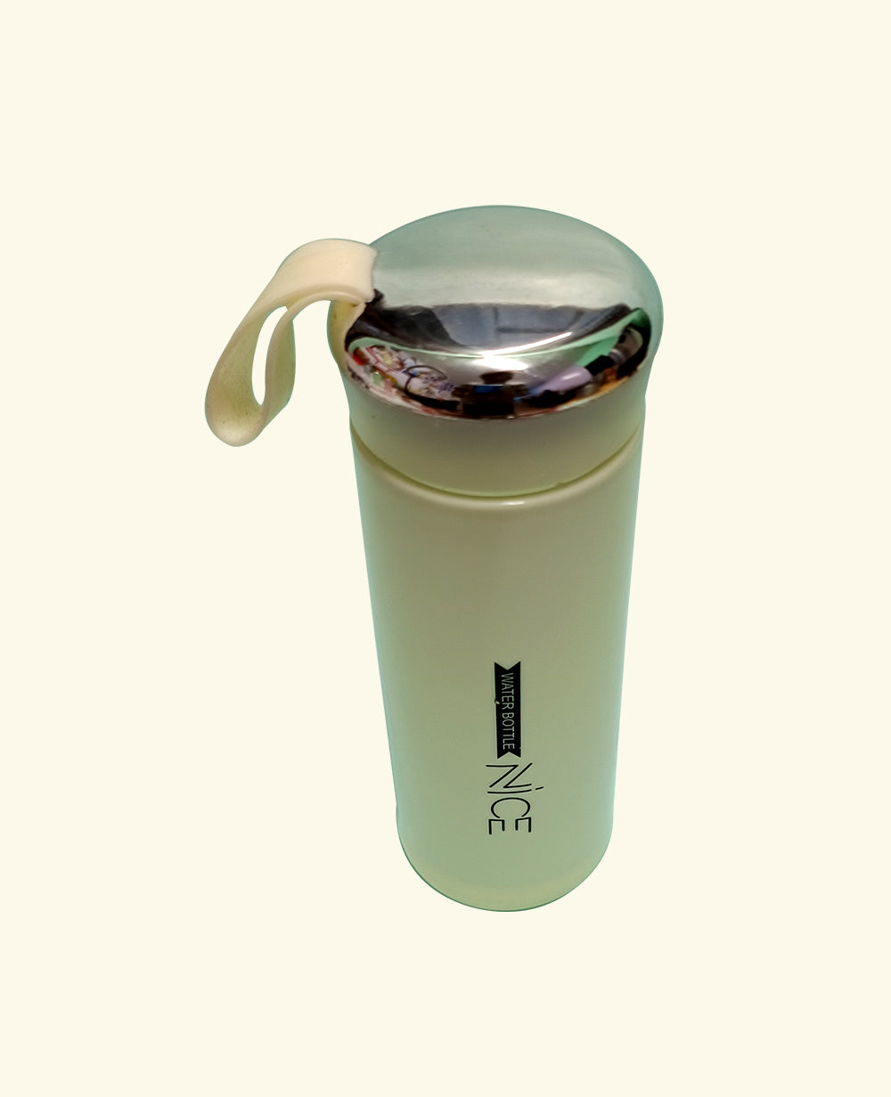 Nice Water BottleNice Vacuum Flask Stainless Steel Water Bottle 400ml
Quench thirst in style with CeePoo’s Nice insulated and glass bottle range, crafted for everyday champions. Our Water BottleNice Water Bottle